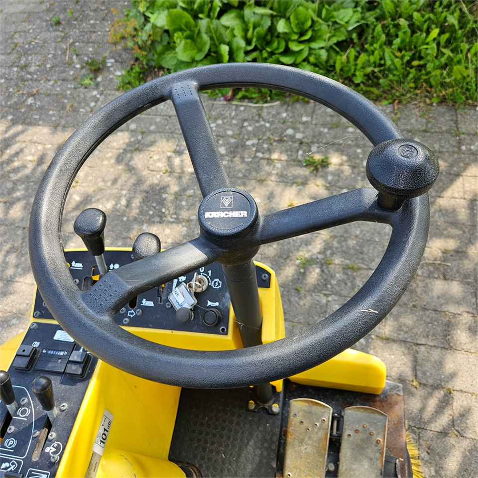 Industriële veegmachine Kärcher KMR 1250 B: afbeelding 8 Industriële veegmachine Kärcher KMR 1250 B: afbeelding 8