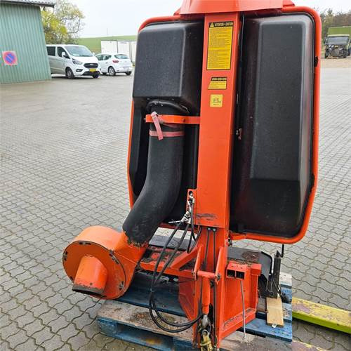 Kubota Græsopsamler - Tuinmachine: afbeelding 2 Kubota Græsopsamler - Tuinmachine: afbeelding 2