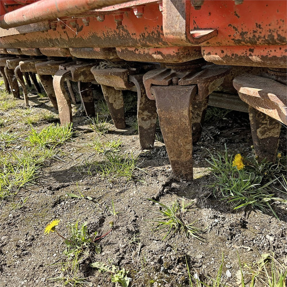 Zaai-/ Plantmachine Kuhn Venta TI 301: afbeelding 15 Zaai-/ Plantmachine Kuhn Venta TI 301: afbeelding 15