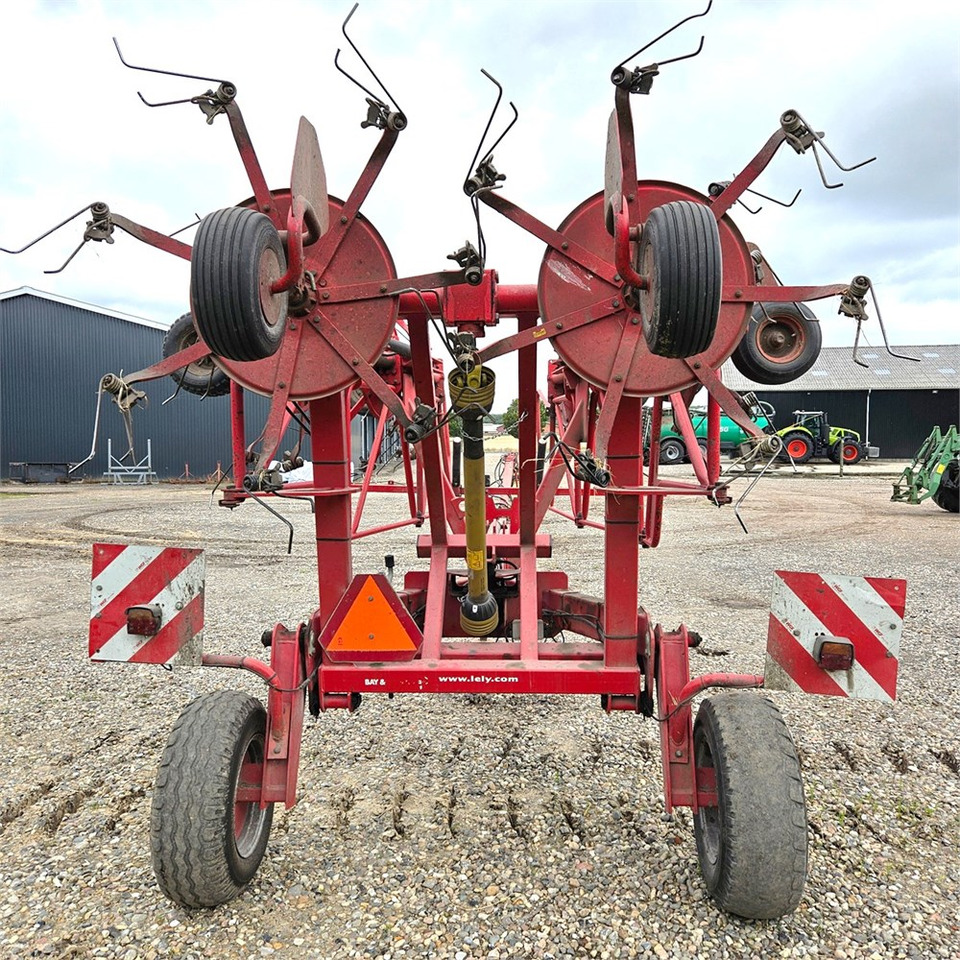 LELY Lotus 1020 s - Hooi-/ Voedermachine: afbeelding 4 LELY Lotus 1020 s - Hooi-/ Voedermachine: afbeelding 4