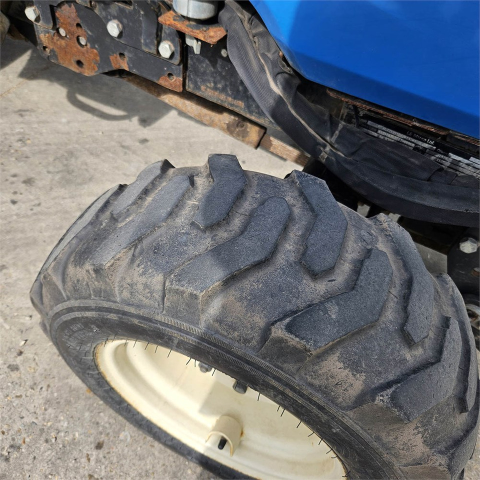 Gemeentelijke tractor LS Mtron Ls J27HST: afbeelding 40