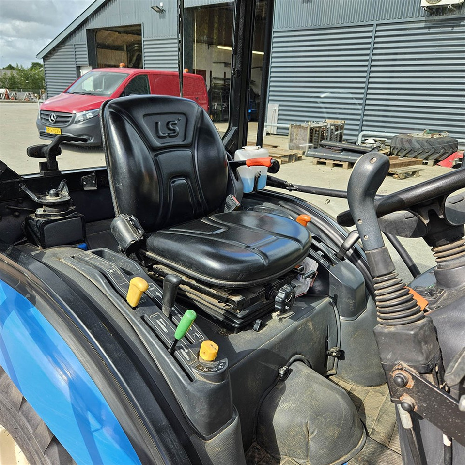 Gemeentelijke tractor LS Mtron Ls J27HST: afbeelding 27