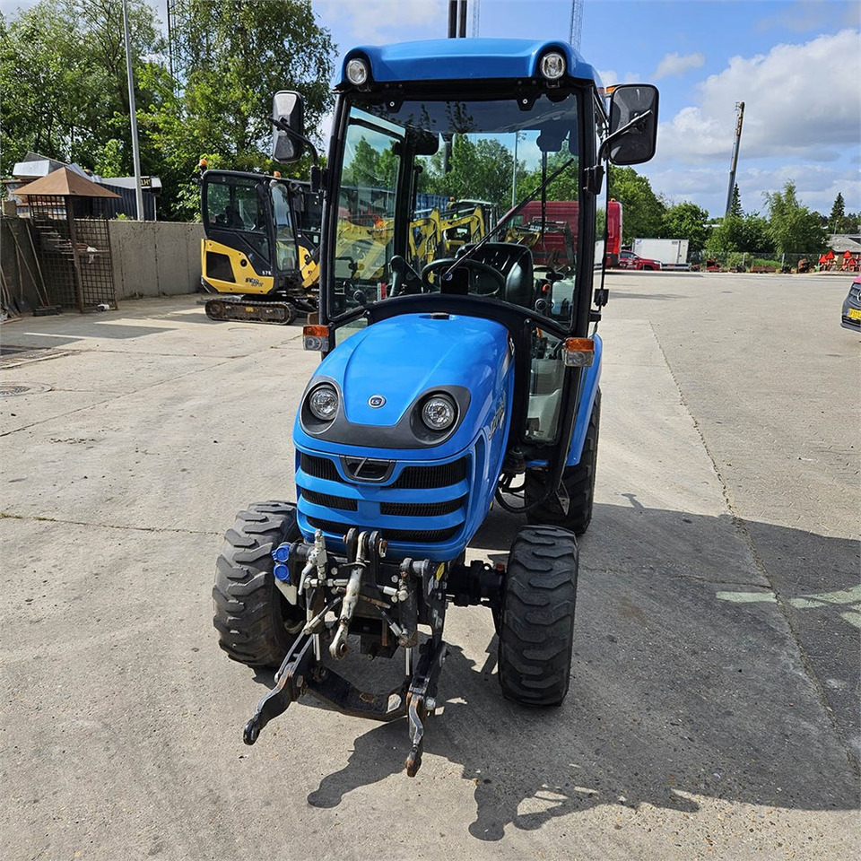 Gemeentelijke tractor LS Mtron Ls J27HST: afbeelding 8