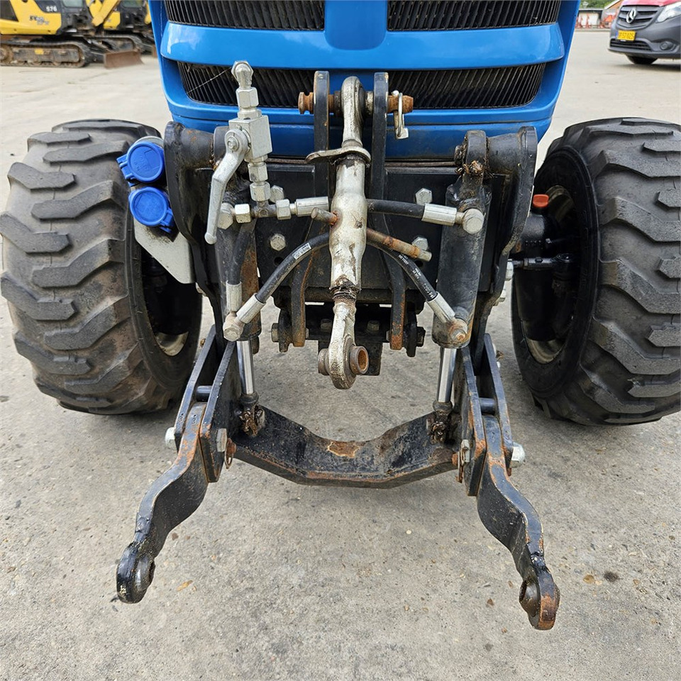 Gemeentelijke tractor LS Mtron Ls J27HST: afbeelding 28