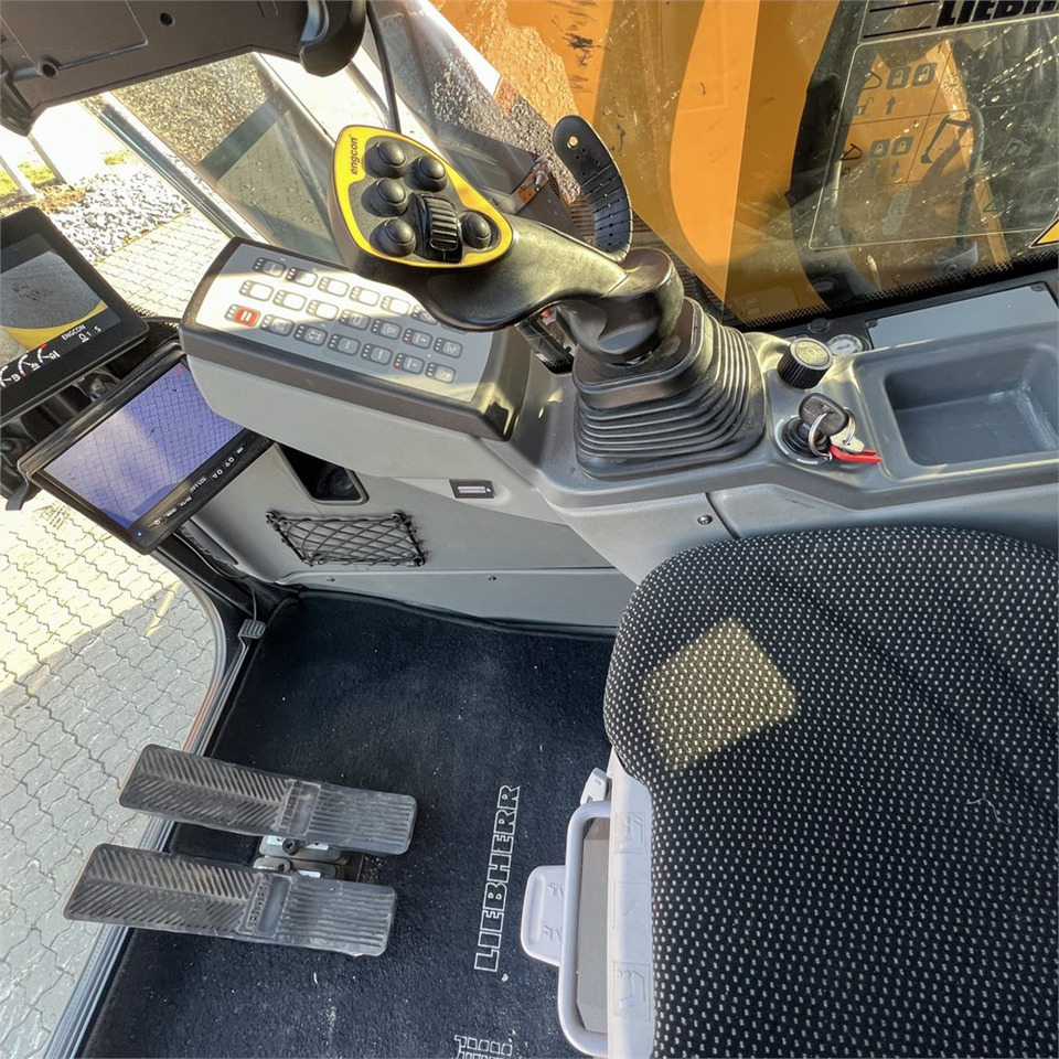 Leasing Liebherr R914 Compact S Liebherr R914 Compact S: afbeelding 28