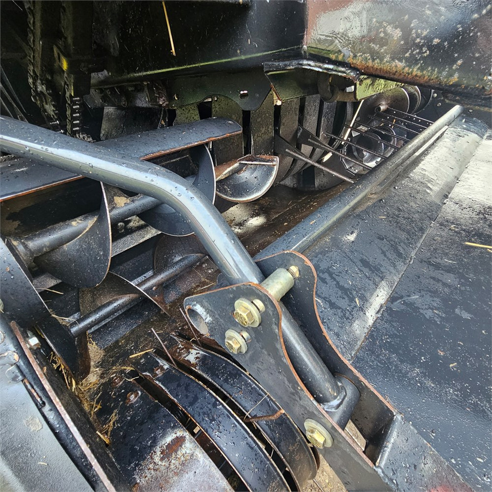 Leasing New Holland BB9090 New Holland BB9090: afbeelding 17