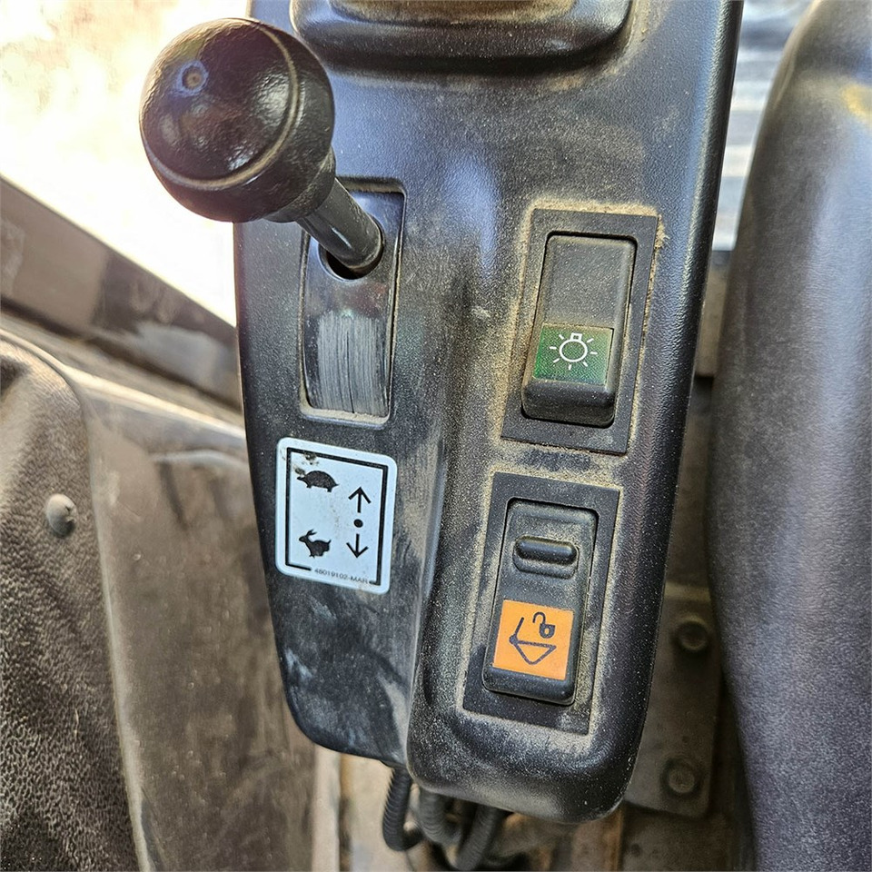 Minigraafmachine New Holland E26C: afbeelding 12 Minigraafmachine New Holland E26C: afbeelding 12