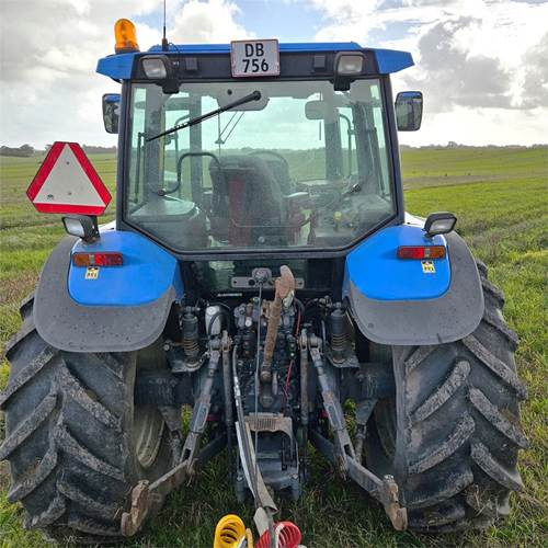 New Holland TM165 - Tractor: afbeelding 5 New Holland TM165 - Tractor: afbeelding 5