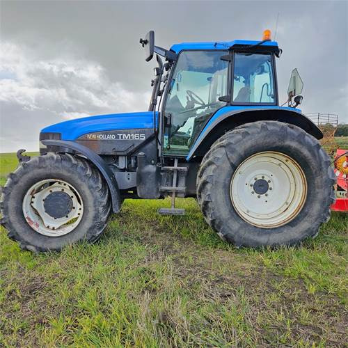 New Holland TM165 - Tractor: afbeelding 1 New Holland TM165 - Tractor: afbeelding 1