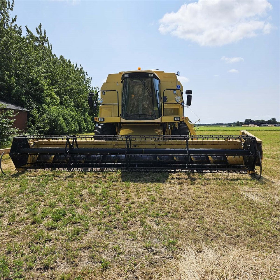 Oogstmachine New Holland TX68: afbeelding 6 Oogstmachine New Holland TX68: afbeelding 6