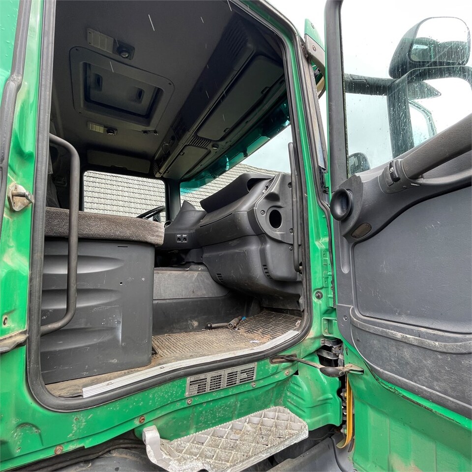 Vrachtwagen met open laadbak Scania 124G: afbeelding 29 Vrachtwagen met open laadbak Scania 124G: afbeelding 29