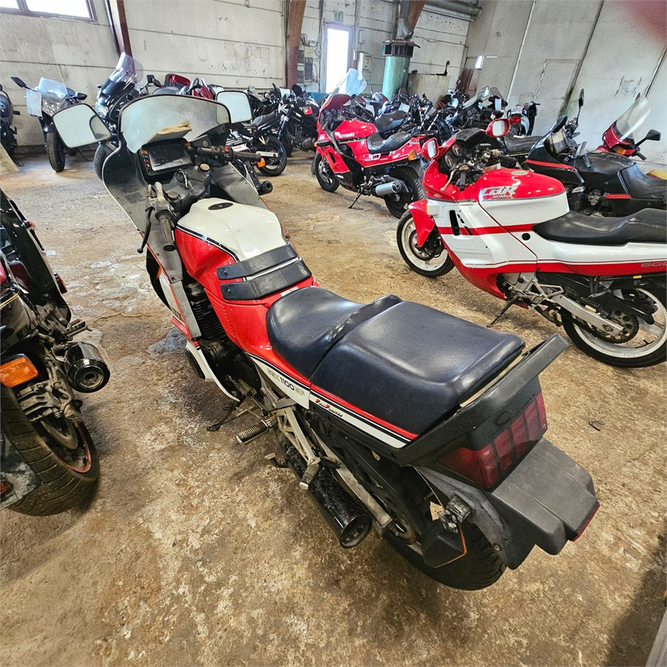 Suzuki GSX1100EF - Motorfiets: afbeelding 4 Suzuki GSX1100EF - Motorfiets: afbeelding 4