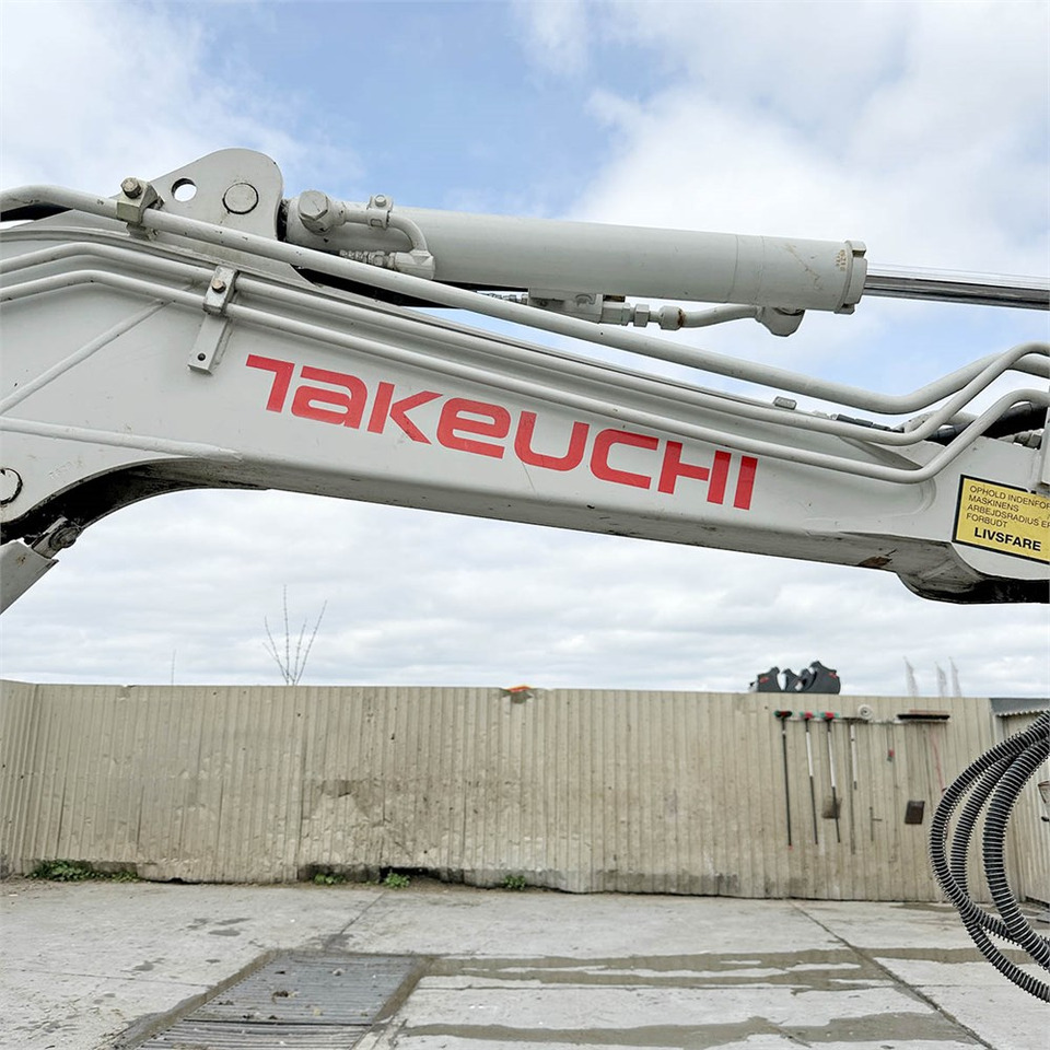 Leasing Takeuchi TB230 Takeuchi TB230: afbeelding 25