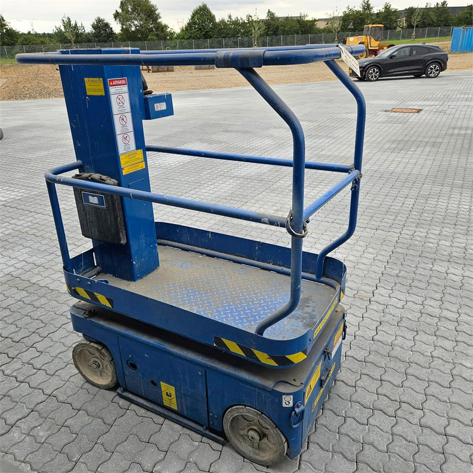 UpRight TM12 - Verticale masthoogwerker: afbeelding 5 UpRight TM12 - Verticale masthoogwerker: afbeelding 5