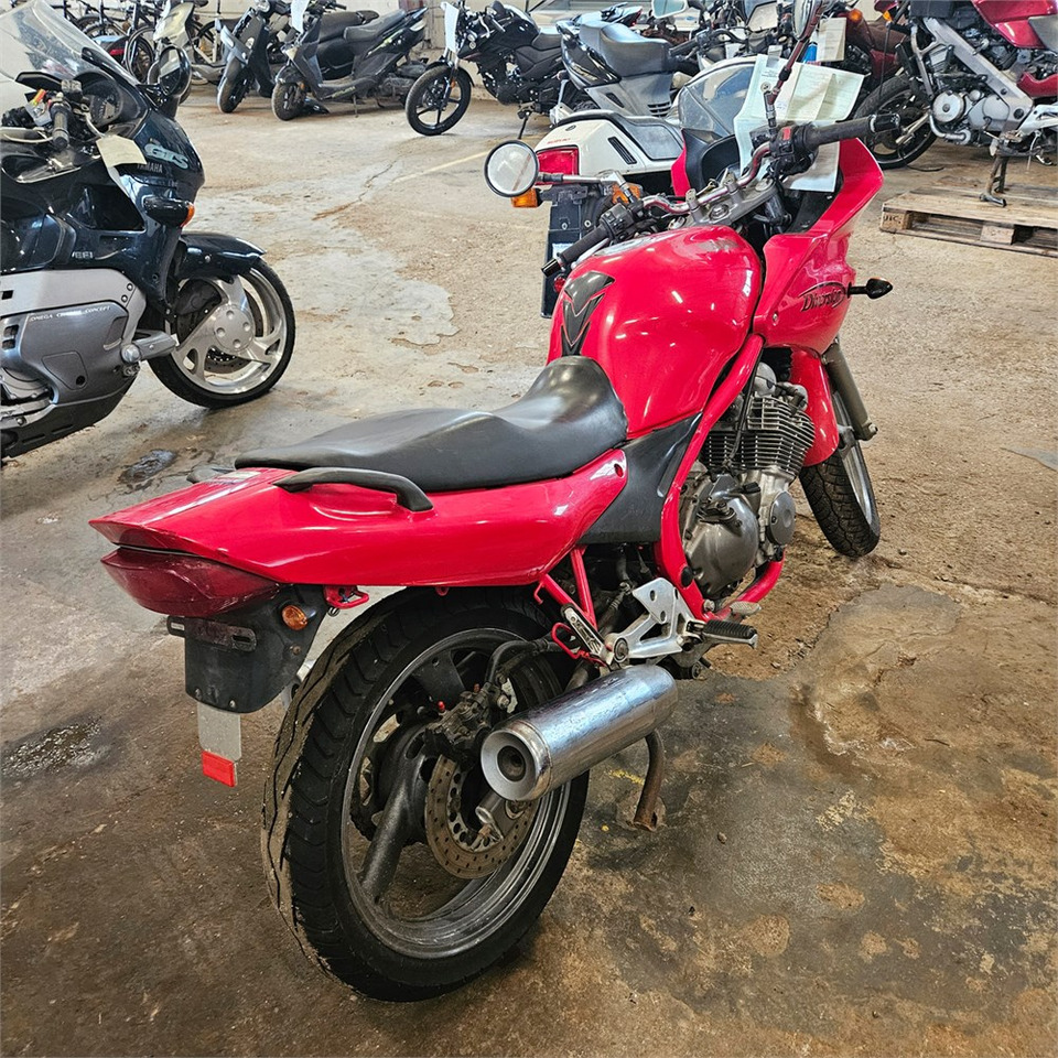 Yamaha XJ600 Diversion - Motorfiets: afbeelding 5 Yamaha XJ600 Diversion - Motorfiets: afbeelding 5