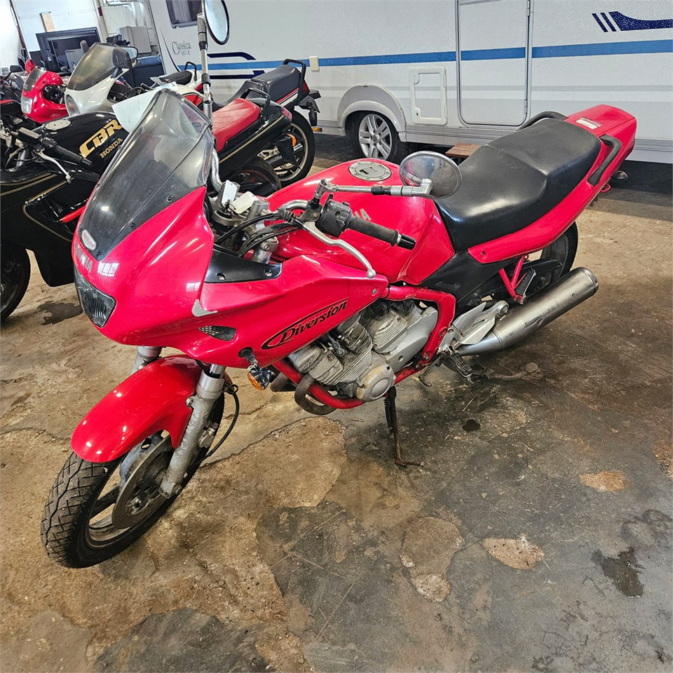 Yamaha XJ600 Diversion - Motorfiets: afbeelding 1 Yamaha XJ600 Diversion - Motorfiets: afbeelding 1