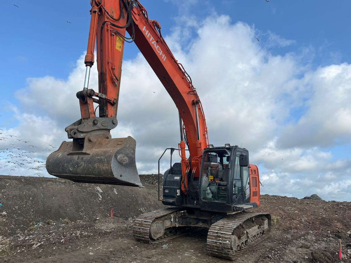 Hitachi ZX 225USLC-5B - Rupsgraafmachine: afbeelding 1 Hitachi ZX 225USLC-5B - Rupsgraafmachine: afbeelding 1
