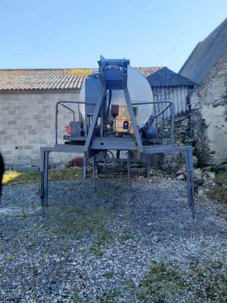 MENARD BOUILLE SUR BERCE 3000 LITRES - Bitumen sprayer: afbeelding 3 MENARD BOUILLE SUR BERCE 3000 LITRES - Bitumen sprayer: afbeelding 3