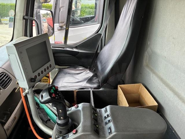 Renault GRAVILLONNEUSE RGS - Bitumen sprayer: afbeelding 4 Renault GRAVILLONNEUSE RGS - Bitumen sprayer: afbeelding 4