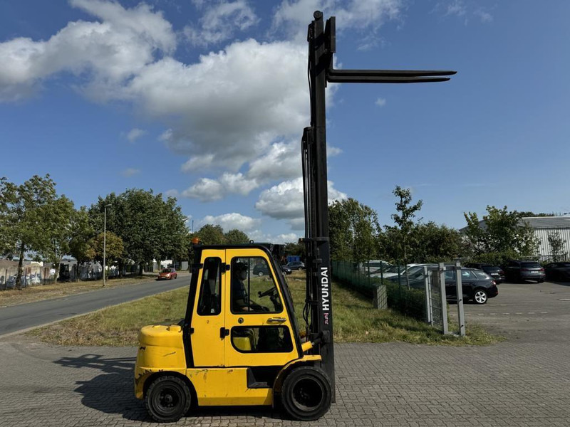 Hyundai 33D-7E - Diesel heftruck: afbeelding 3 Hyundai 33D-7E - Diesel heftruck: afbeelding 3