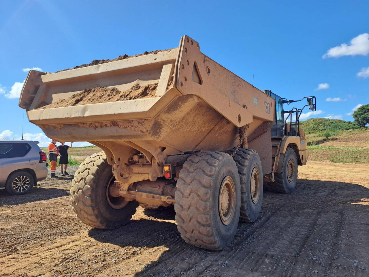 CAT 730 - Kiepwagen met knikbesturing: afbeelding 3 CAT 730 - Kiepwagen met knikbesturing: afbeelding 3