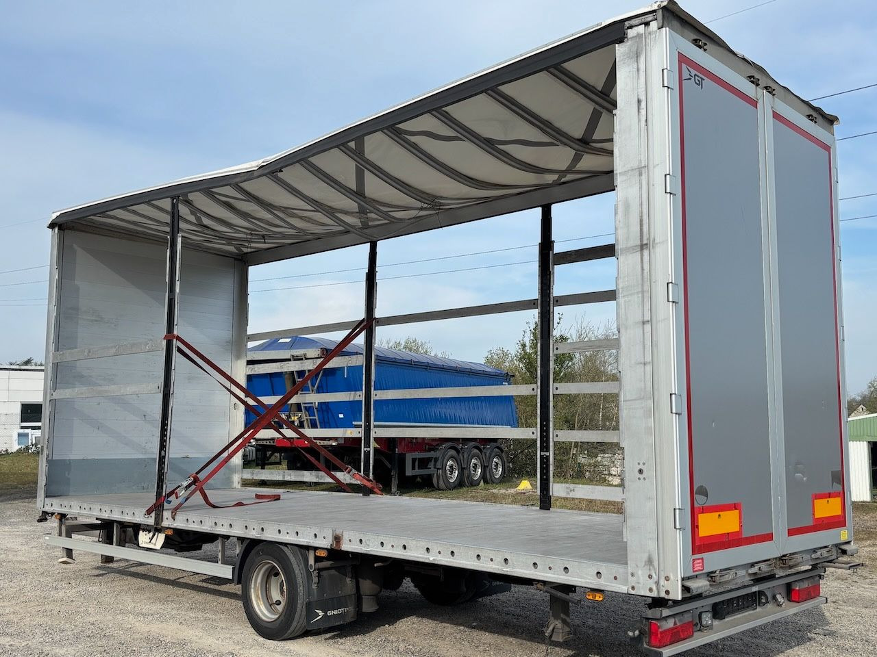 Gniotpol 1achs Jumbo/Pritschenanhänger - Schuifzeilen vrachtwagen: afbeelding 4 Gniotpol 1achs Jumbo/Pritschenanhänger - Schuifzeilen vrachtwagen: afbeelding 4