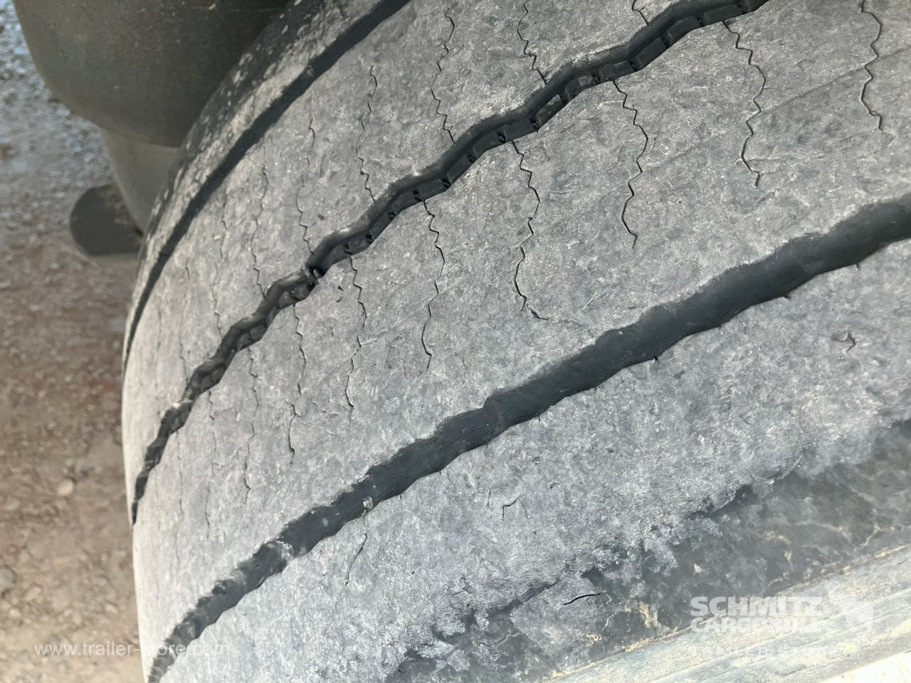 SCHMITZ Semiremolque Frigo Standard - Isotherm oplegger: afbeelding 4 SCHMITZ Semiremolque Frigo Standard - Isotherm oplegger: afbeelding 4