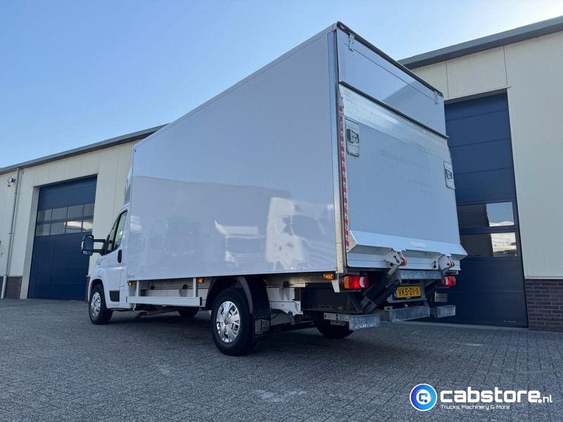 Fiat Ducato 2.3 Multijet 160 Pk Euro 6 - Bouwjaar 2021 - Handgeschakeld 6 speed - Airco - 3 zitplaatsen - Laadklep - Bakwagen: afbeelding 3 Fiat Ducato 2.3 Multijet 160 Pk Euro 6 - Bouwjaar 2021 - Handgeschakeld 6 speed - Airco - 3 zitplaatsen - Laadklep - Bakwagen: afbeelding 3