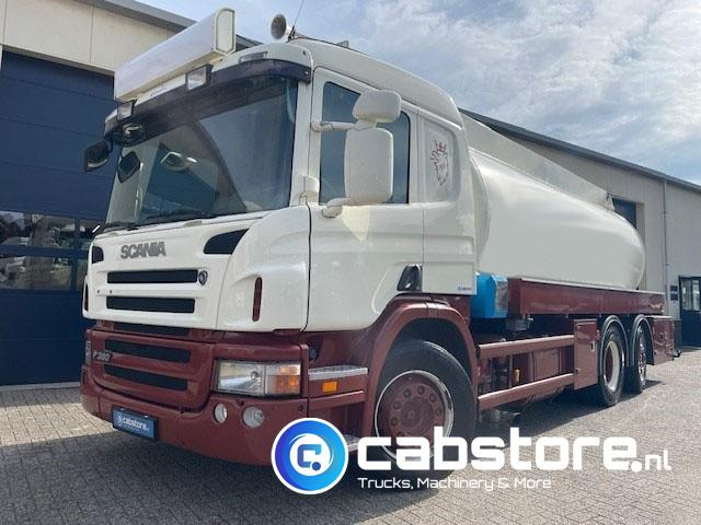 Scania P 380 B 6X2*4 HNA - RETARDER - Tankwagen olie - Olietank - ADR - 16.920 liter - Bouwjaar 2007 - Km 881.924 - Tankwagen: afbeelding 2 Scania P 380 B 6X2*4 HNA - RETARDER - Tankwagen olie - Olietank - ADR - 16.920 liter - Bouwjaar 2007 - Km 881.924 - Tankwagen: afbeelding 2