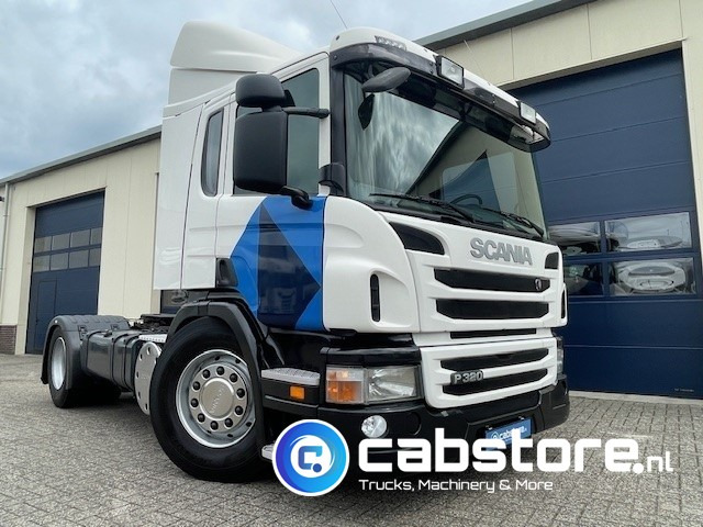 Scania P320 LA4X2 Euro 5 - Opticruise - CP16 cabine - Volledig luchtgeveerd - Km 595.151 !! - APK tot 07-2026 !! - Trekker: afbeelding 1 Scania P320 LA4X2 Euro 5 - Opticruise - CP16 cabine - Volledig luchtgeveerd - Km 595.151 !! - APK tot 07-2026 !! - Trekker: afbeelding 1