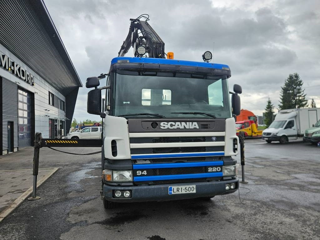 Scania P 94 DB 220 Hiab 135-4 lisähydrauliikalla - Kraanwagen: afbeelding 2 Scania P 94 DB 220 Hiab 135-4 lisähydrauliikalla - Kraanwagen: afbeelding 2