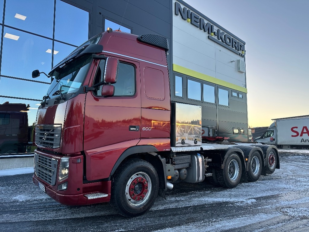 Volvo FH16 600 8x4*4 - Trekker: afbeelding 1 Volvo FH16 600 8x4*4 - Trekker: afbeelding 1