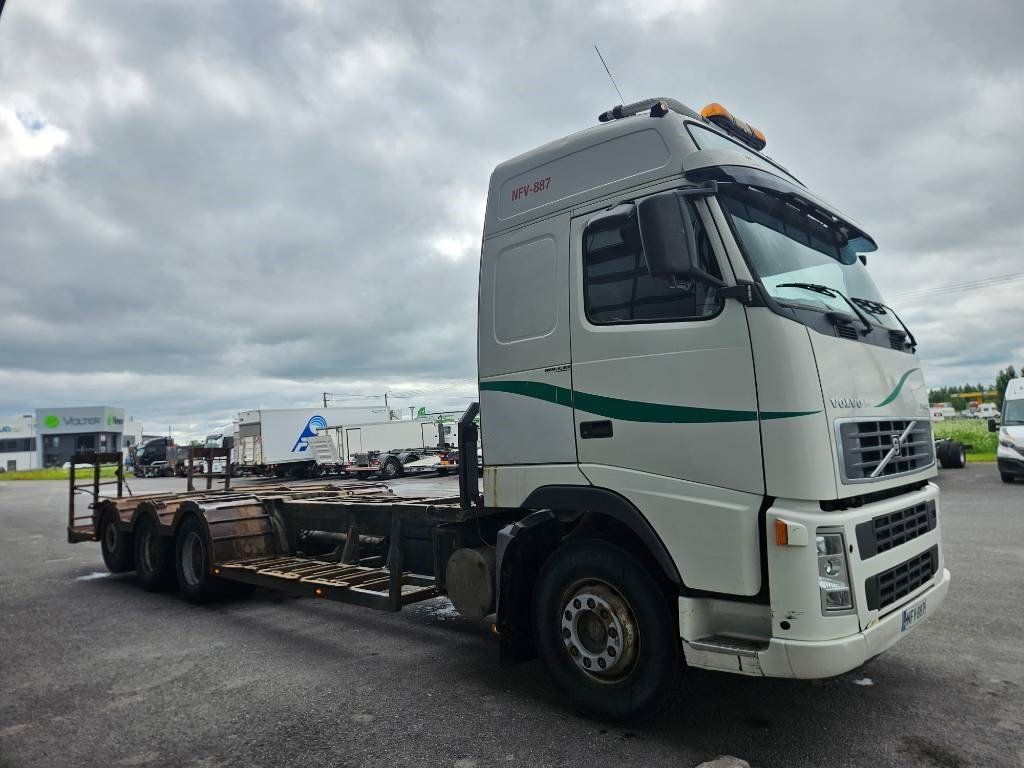 Volvo FH12 8x4 - Houttransport: afbeelding 2 Volvo FH12 8x4 - Houttransport: afbeelding 2