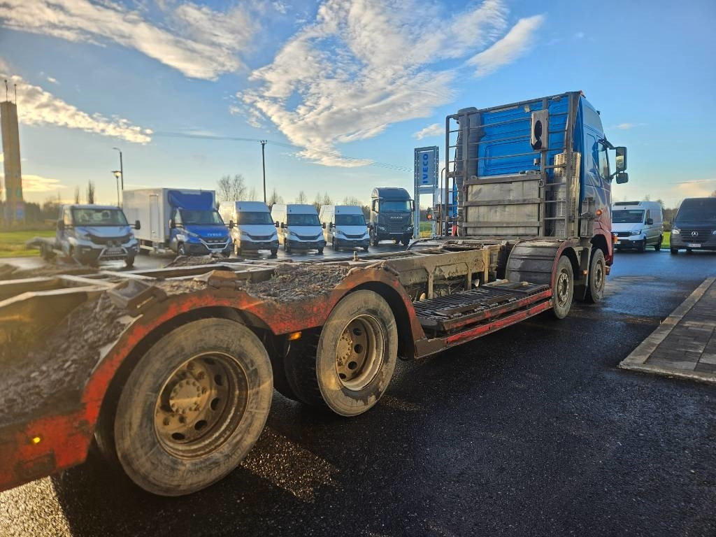 Volvo FH12 8x4 - Houttransport: afbeelding 3 Volvo FH12 8x4 - Houttransport: afbeelding 3