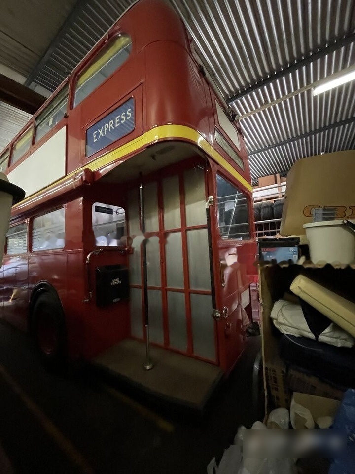 Dubbeldeksbus AEC ROUTEMASTER RM - height 4 metres: afbeelding 6 Dubbeldeksbus AEC ROUTEMASTER RM - height 4 metres: afbeelding 6