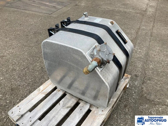 Hydraulik tank aluminum 225L - Hydrauliektank voor Vrachtwagen: afbeelding 2 Hydraulik tank aluminum 225L - Hydrauliektank voor Vrachtwagen: afbeelding 2