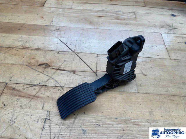 MAN Gaspedal – MAN 81.25970-6110 - Elektrisch systeem voor Vrachtwagen: afbeelding 1 MAN Gaspedal – MAN 81.25970-6110 - Elektrisch systeem voor Vrachtwagen: afbeelding 1