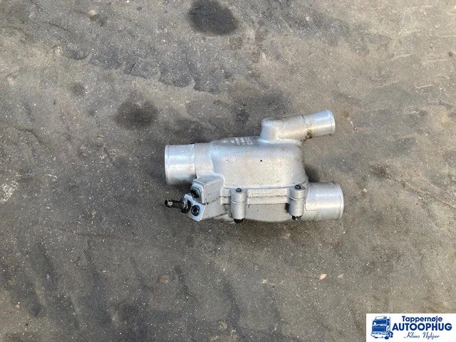 Scania thermostat hus – Scania 2650308 - Motor en onderdelen voor Vrachtwagen: afbeelding 1 Scania thermostat hus – Scania 2650308 - Motor en onderdelen voor Vrachtwagen: afbeelding 1