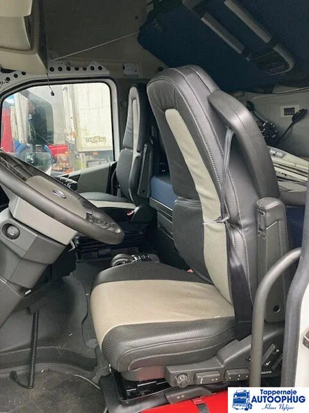 Volvo 23766428 – Volvo leather seat - Cabine en interieur voor Vrachtwagen: afbeelding 1 Volvo 23766428 – Volvo leather seat - Cabine en interieur voor Vrachtwagen: afbeelding 1