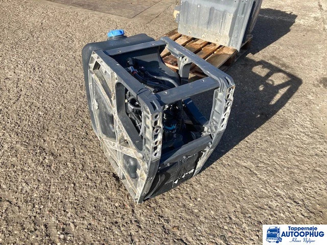 Volvo Adblue tank 21645367 – 23251720 - AdBlue Tank voor Vrachtwagen: afbeelding 3 Volvo Adblue tank 21645367 – 23251720 - AdBlue Tank voor Vrachtwagen: afbeelding 3