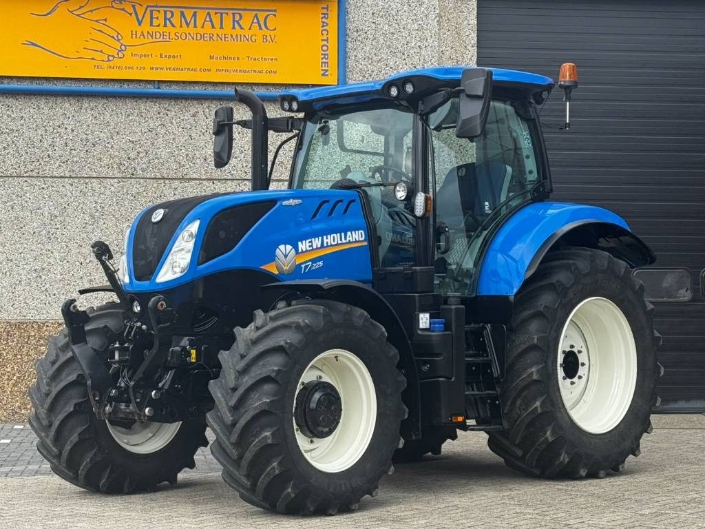 New Holland T7.225AC, frontlinkage, airbrakes, 50k, 2023!! - Tractor: afbeelding 1 New Holland T7.225AC, frontlinkage, airbrakes, 50k, 2023!! - Tractor: afbeelding 1