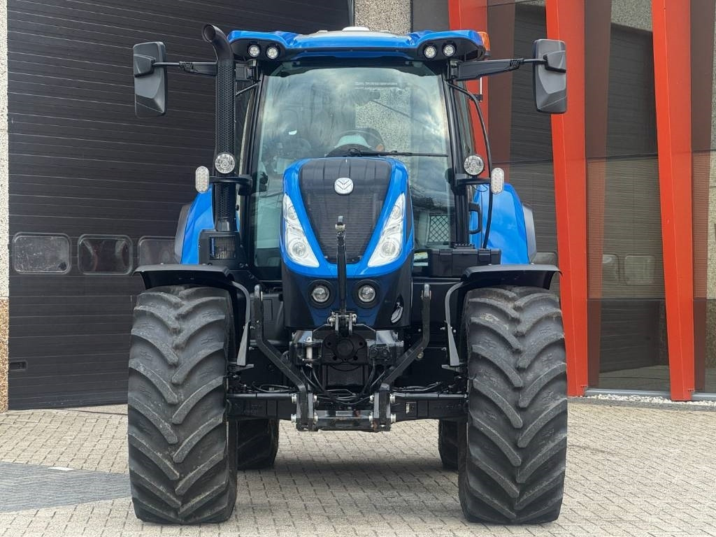 New Holland T7.225AC, frontlinkage, airbrakes, 50k, 2023!! - Tractor: afbeelding 4 New Holland T7.225AC, frontlinkage, airbrakes, 50k, 2023!! - Tractor: afbeelding 4