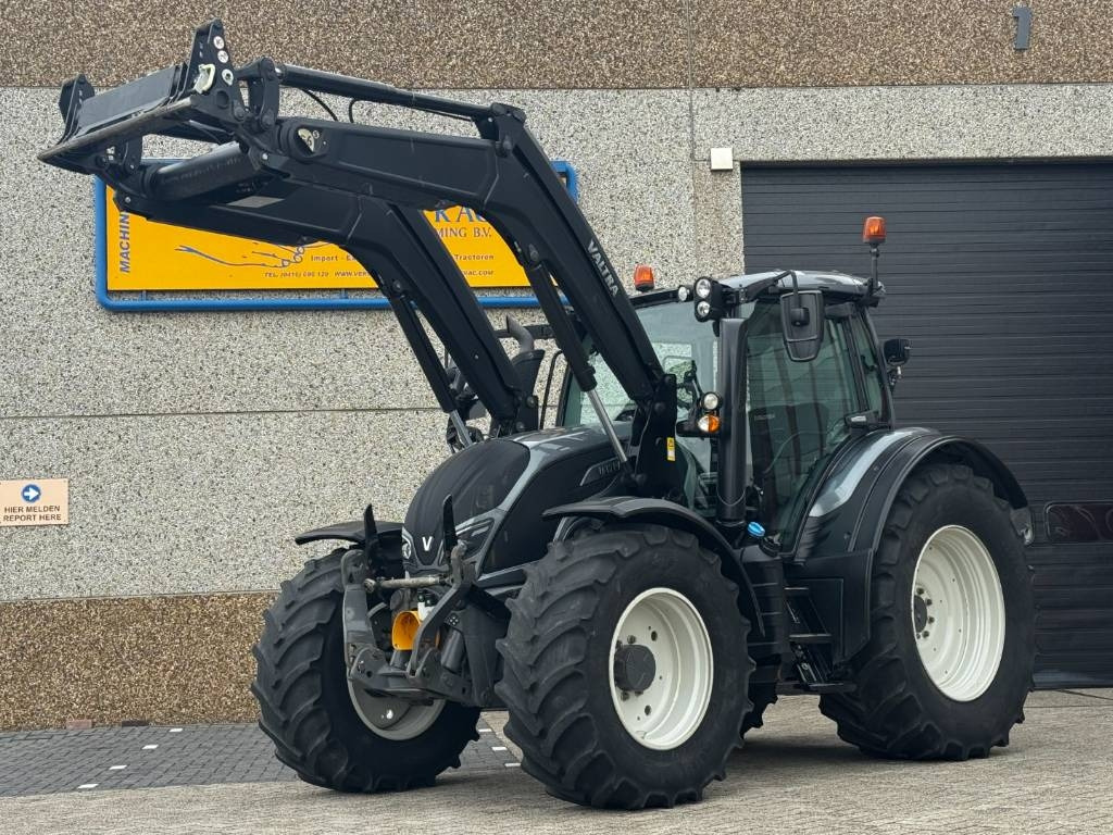 Valtra N174D, Frontlinkage + PTO, Frontloader, 3846 hours - Tractor: afbeelding 1 Valtra N174D, Frontlinkage + PTO, Frontloader, 3846 hours - Tractor: afbeelding 1