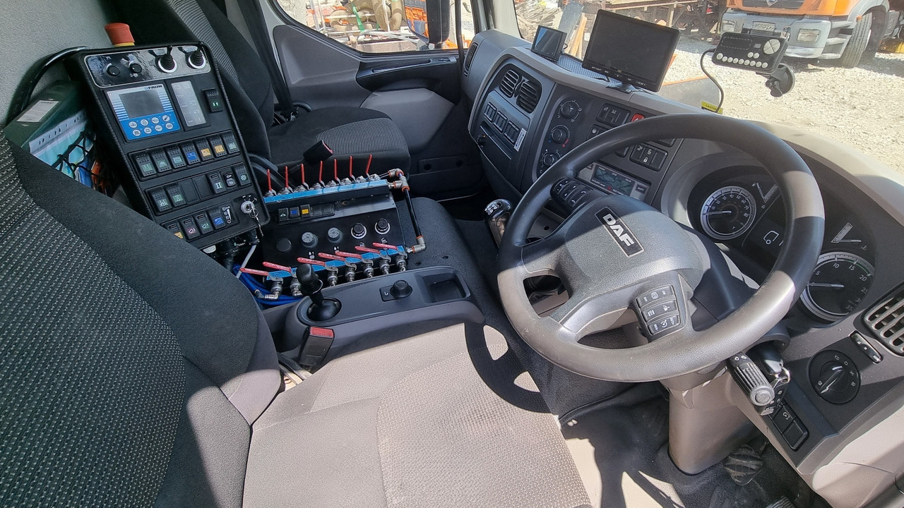 Veegwagen DAF LF220: afbeelding 7 Veegwagen DAF LF220: afbeelding 7