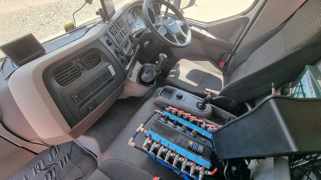 Veegwagen DAF LF220: afbeelding 6 Veegwagen DAF LF220: afbeelding 6