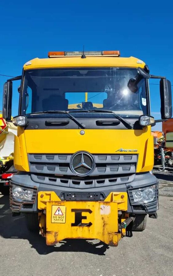 MERCEDES-BENZ Arocs 1824 / Cuthbertson MPB-18 - Kipper vrachtwagen: afbeelding 3 MERCEDES-BENZ Arocs 1824 / Cuthbertson MPB-18 - Kipper vrachtwagen: afbeelding 3