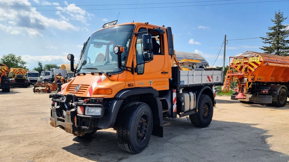 MERCEDES-BENZ Unimog U400 - Gemeentelijke tractor: afbeelding 1 MERCEDES-BENZ Unimog U400 - Gemeentelijke tractor: afbeelding 1
