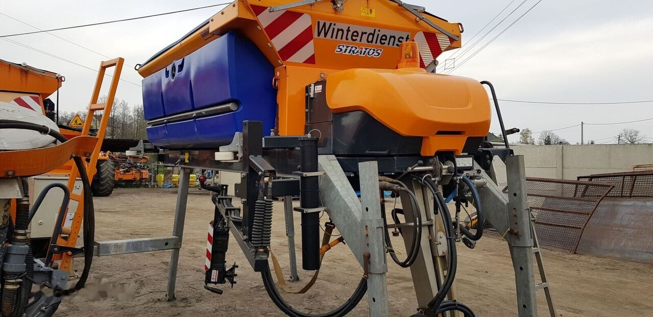 Schmidt Solarko piaskarka SCHMIDT STRATOS 5m3 - Zout/ Zandstrooier voor Gemeentelijke machine/ Speciaal: afbeelding 5 Schmidt Solarko piaskarka SCHMIDT STRATOS 5m3 - Zout/ Zandstrooier voor Gemeentelijke machine/ Speciaal: afbeelding 5