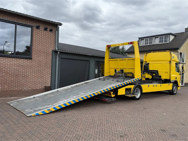 DAF CF 65.300 Towtruck Depannage Lier Brille Sleeper 640x242x104 cm - Bergingsvoertuig: afbeelding 2 DAF CF 65.300 Towtruck Depannage Lier Brille Sleeper 640x242x104 cm - Bergingsvoertuig: afbeelding 2