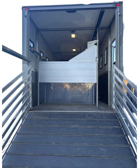 Scania P250 Horse Truck - Paardenvrachtwagen: afbeelding 4 Scania P250 Horse Truck - Paardenvrachtwagen: afbeelding 4